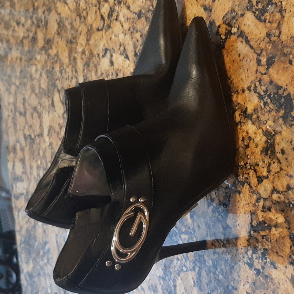 Guess bootie heels size 7